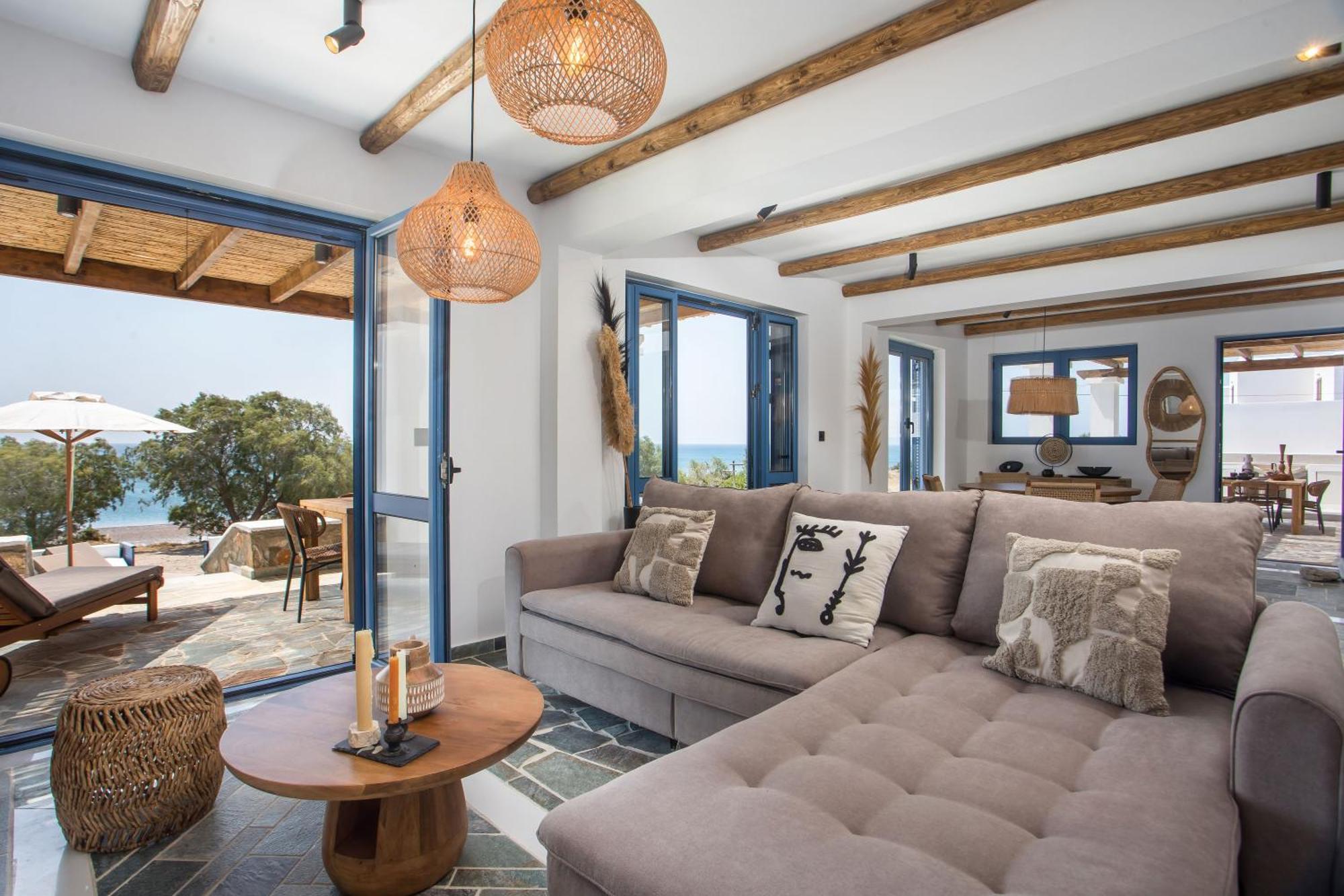Vakantiehuis Mare Mio, Beachfront, Newly Rennovated *